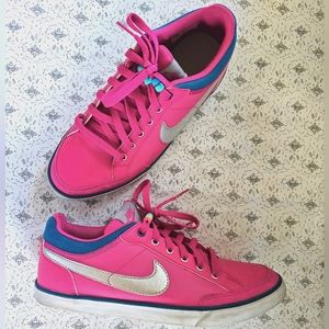 Nike Capri 3 Hot Pink Shoes